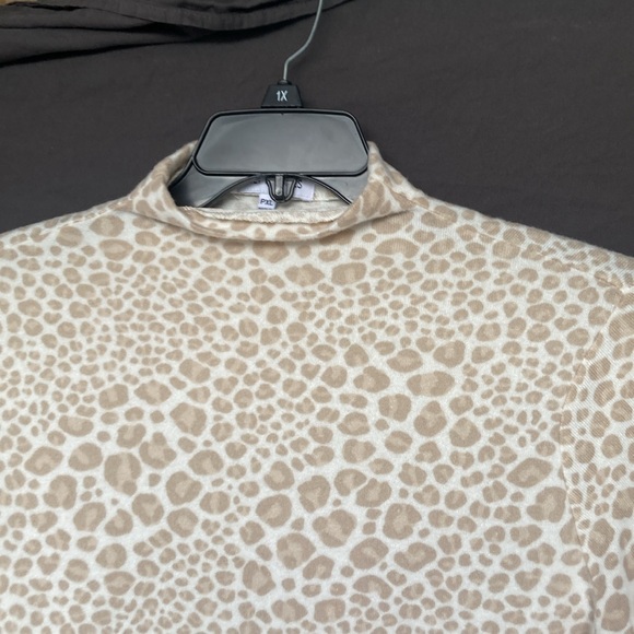 Emily Daniels top mockneck cheetah print animal print neutral size PXL - Picture 4 of 14